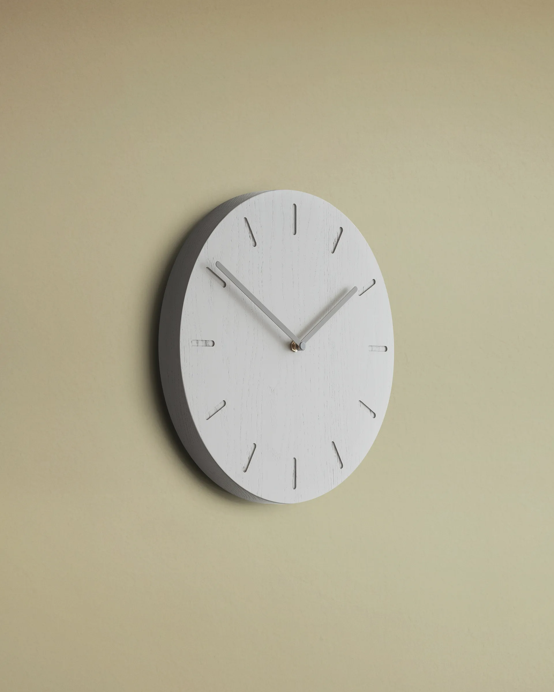 Reloj de pared Watch:Out, roble gris-gris Applicata