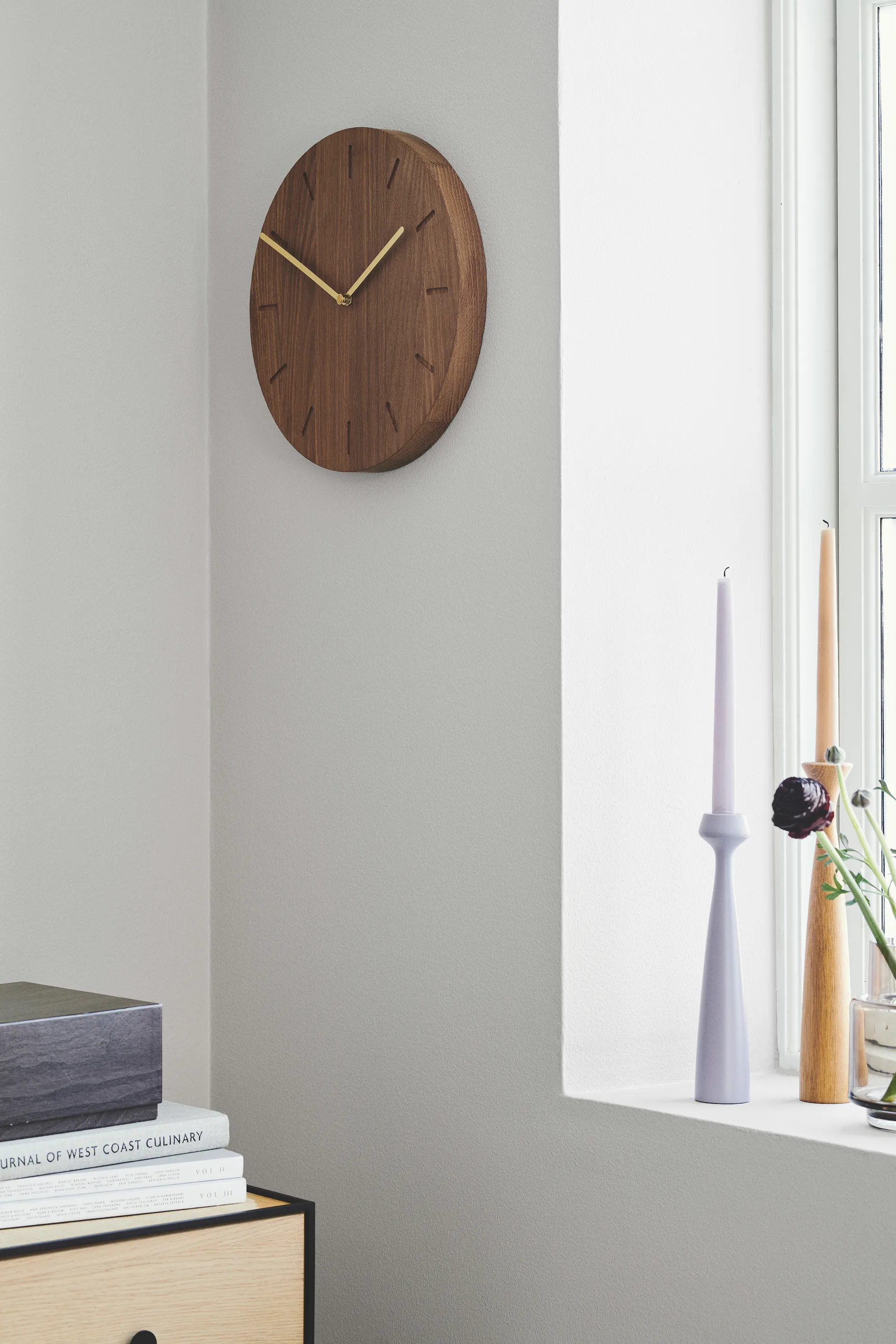 Reloj de pared Watch:Out, roble oscurecido-latón Applicata