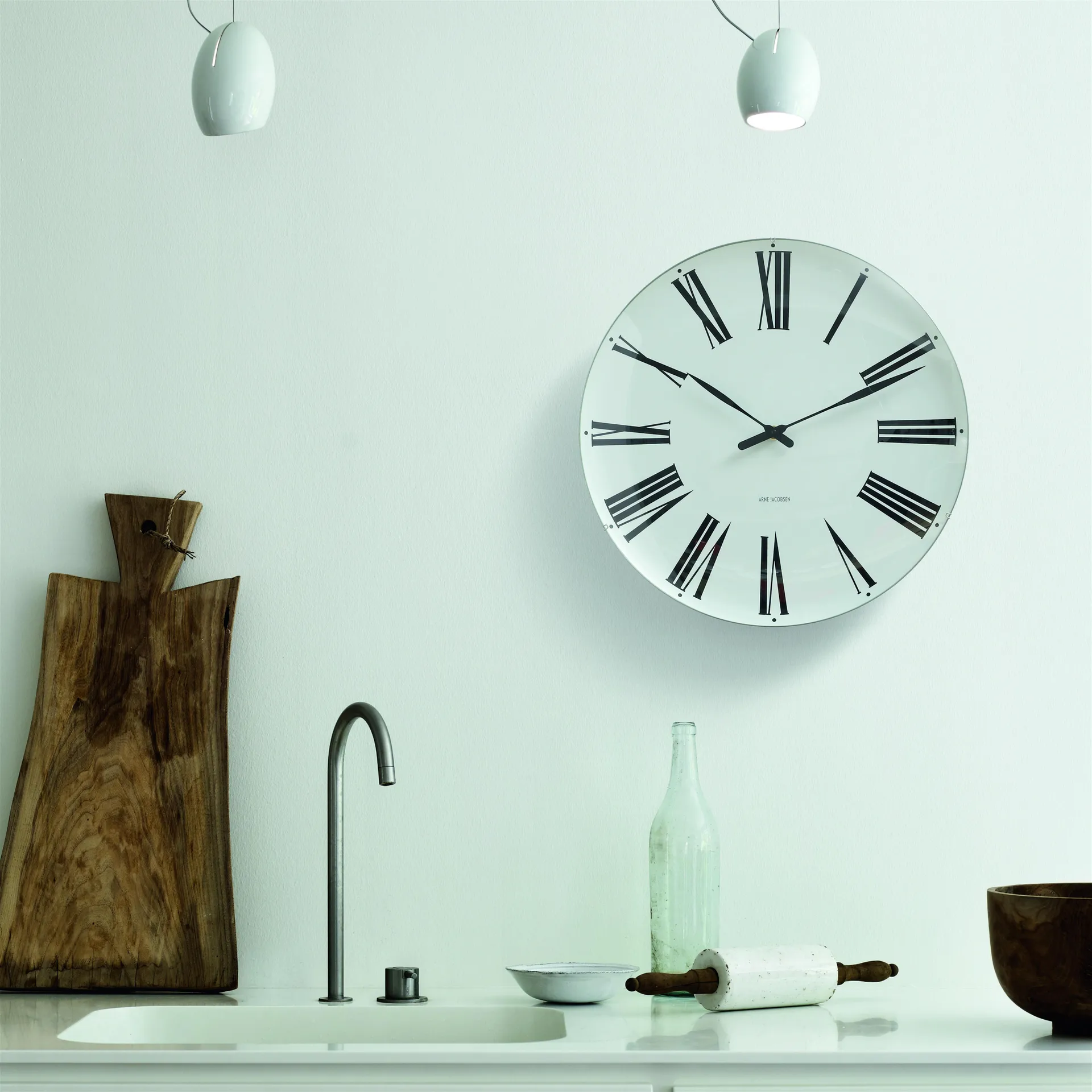 Reloj Arne Jacobsen Roman, Ø 48 cm Arne Jacobsen Clocks