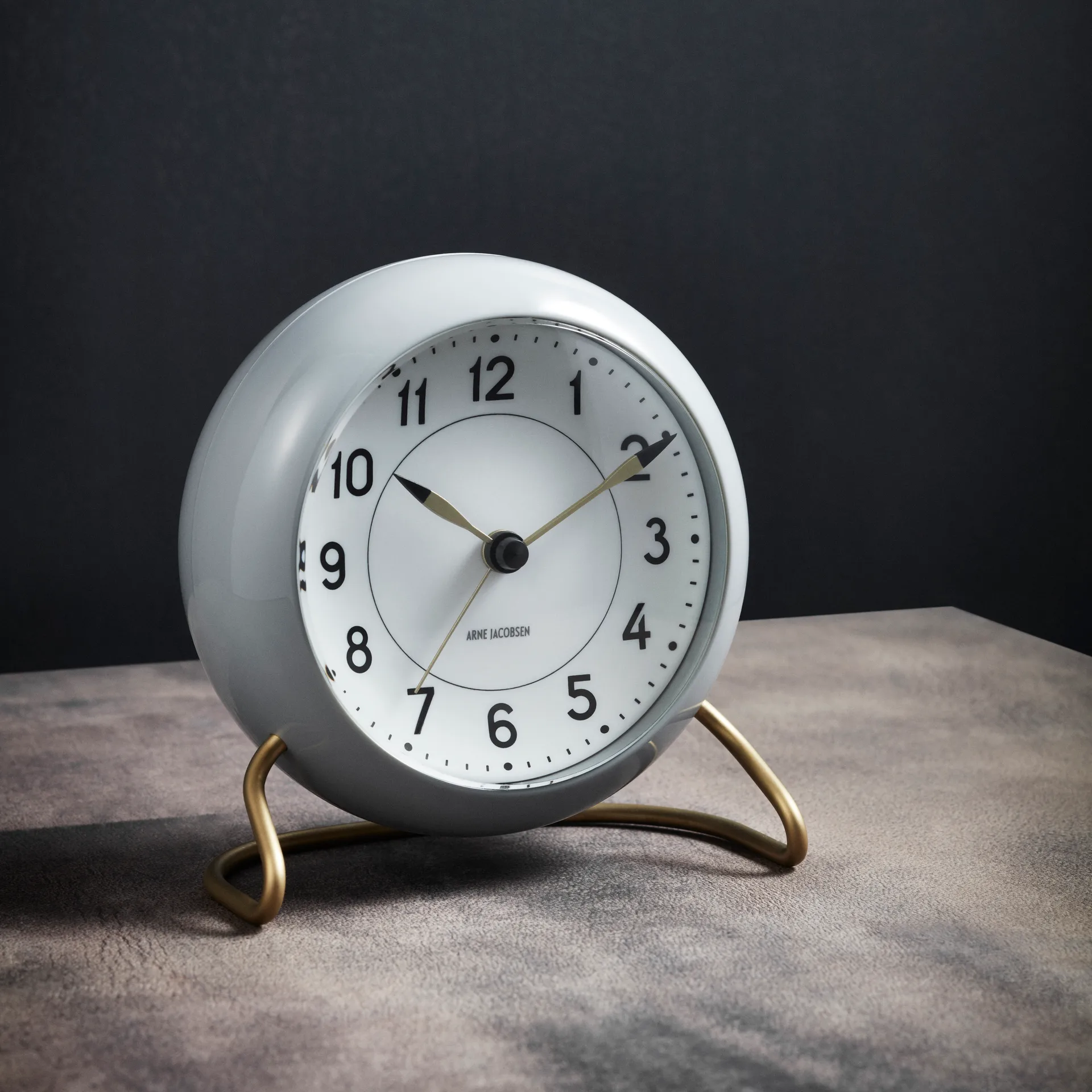 Reloj de mesa AJ Station 12 cm, gris-blanco Arne Jacobsen Clocks