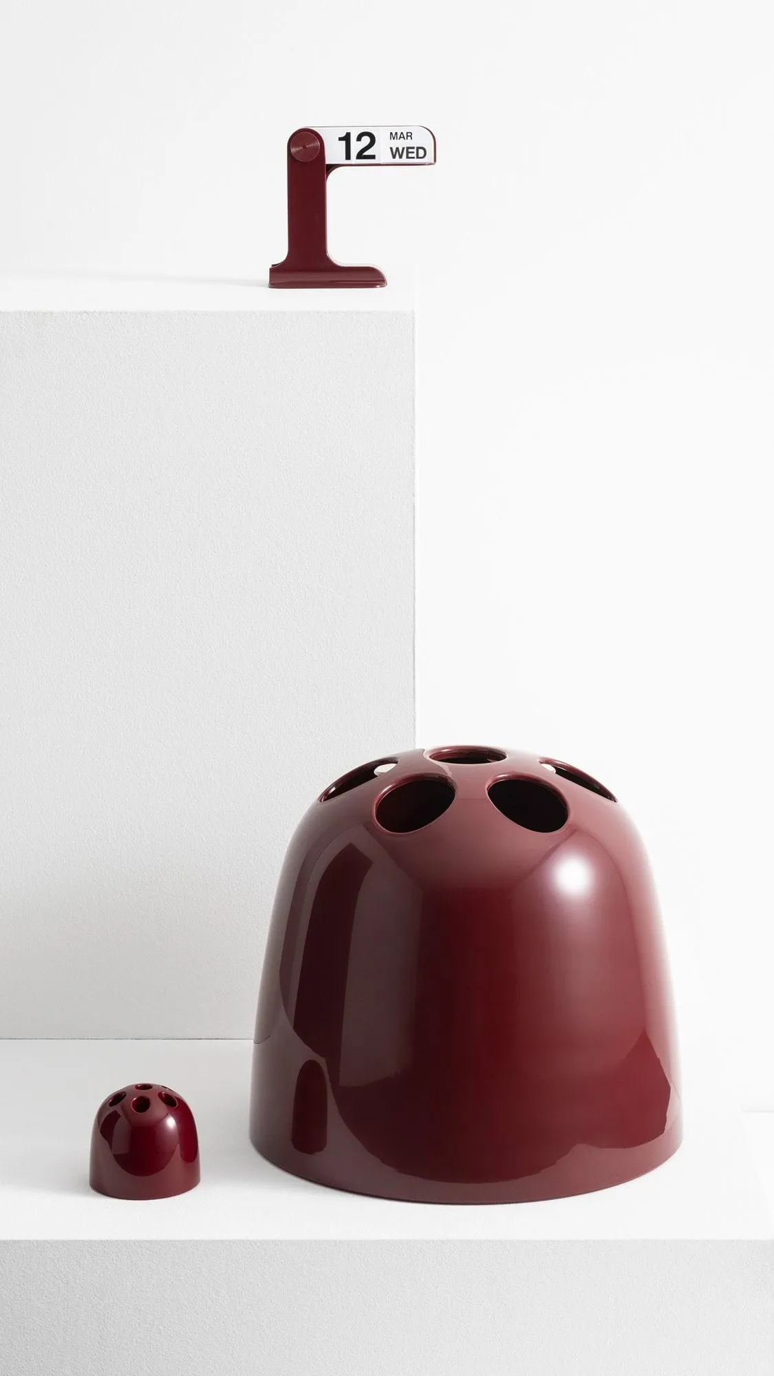 Calendario perpetuo Timor, Rojo rubí Artemide