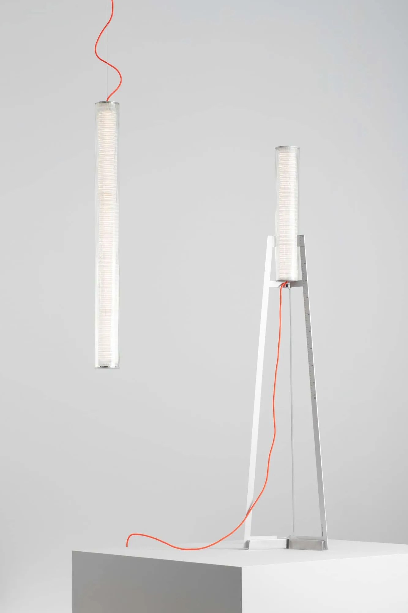 Lámpara colgante Criosfera, control por app, Vertical Artemide