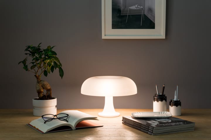 Lámpara de mesa Nessino, blanco Artemide