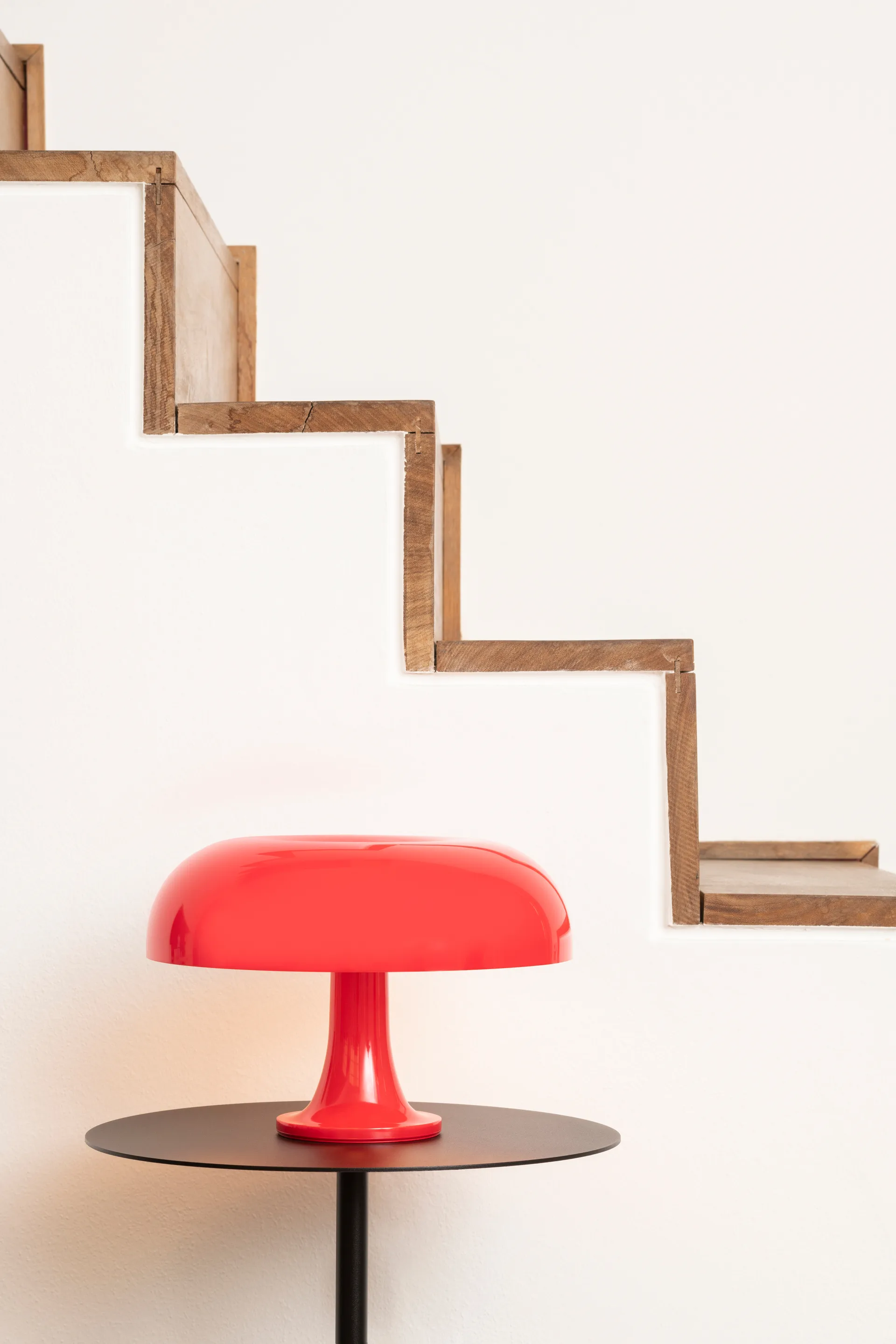 Lámpara de mesa Nessino, Rojo Artemide