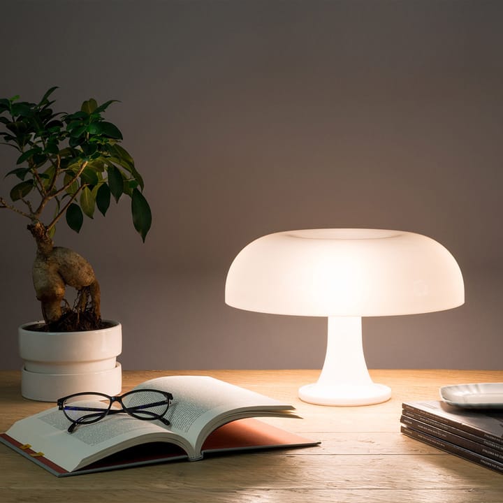 Lámpara de mesa Nesso, naranja Artemide