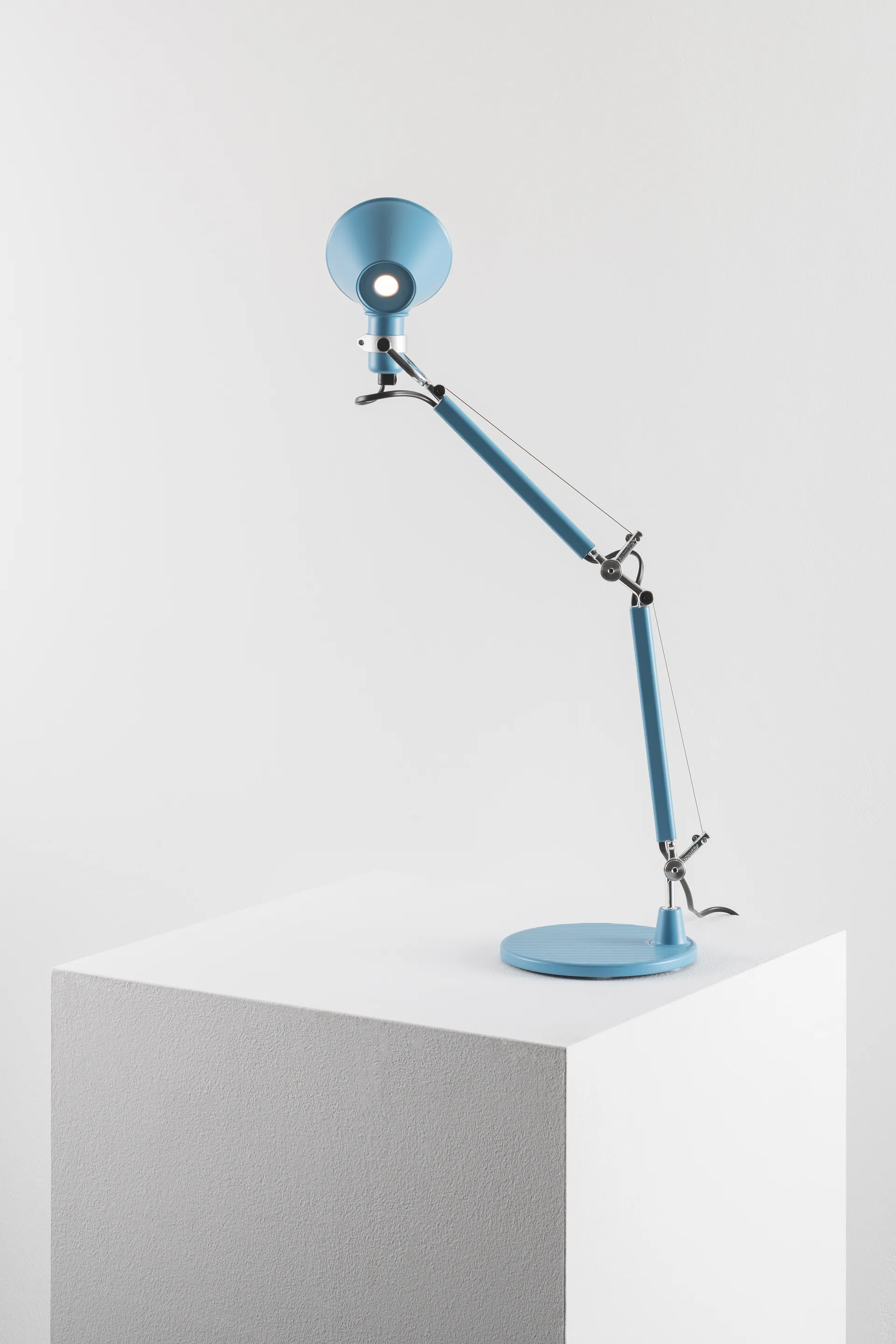 Lámpara de mesa Tolomeo micro, Azul claro Artemide