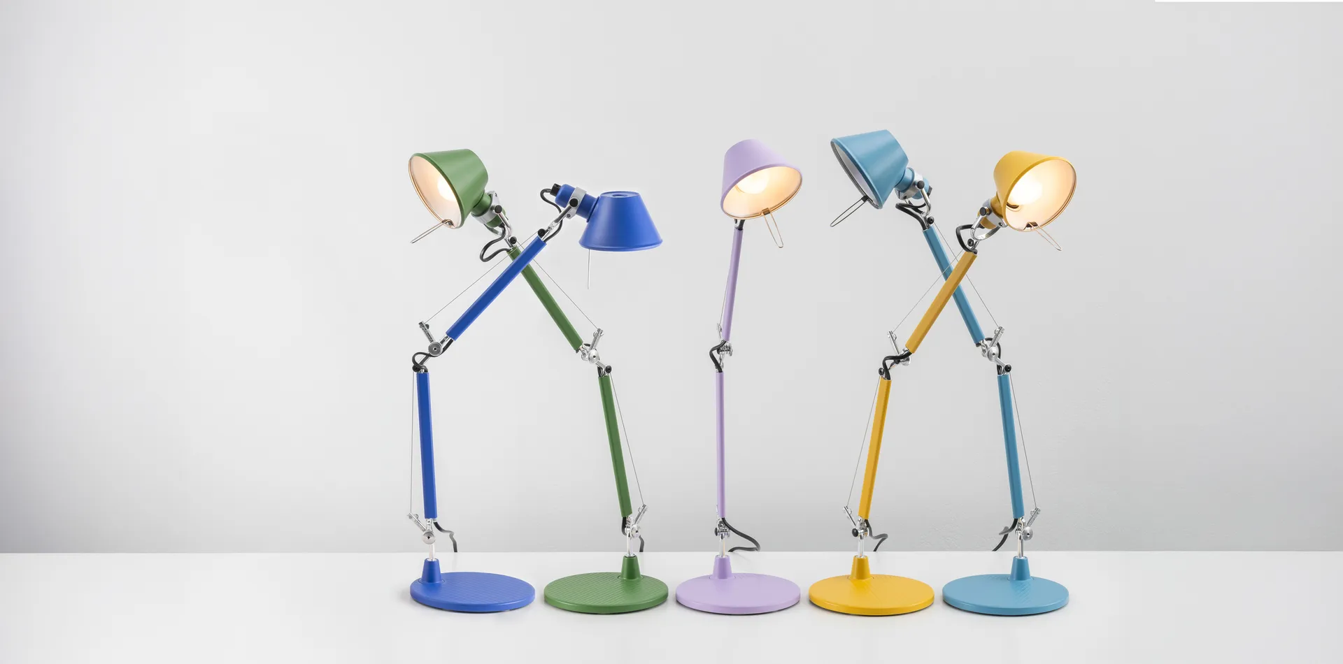 Lámpara de mesa Tolomeo micro, Azul Klein Artemide
