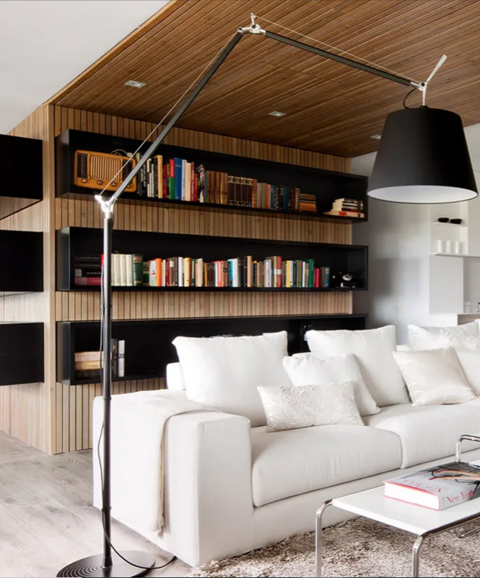 Tolomeo Mega lámpara de pie, pergamino-negro, ø42cm Artemide