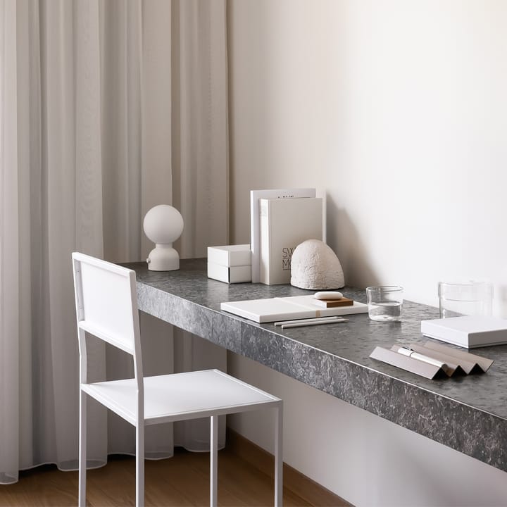 Lámpara de mesa Pluggie, Blanco, vidrio opal Ateljé Lyktan