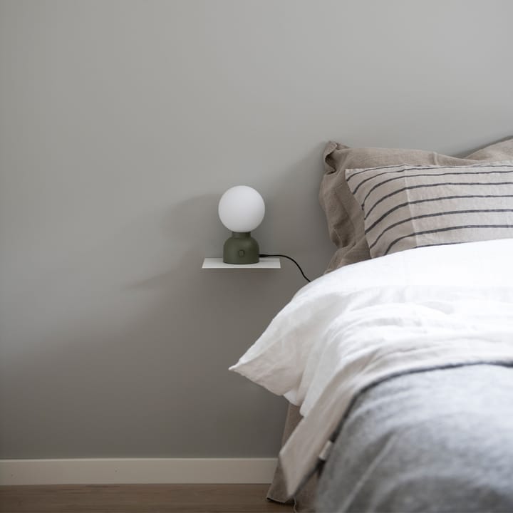 Lámpara de mesa Pluggie, Blanco, vidrio opal Ateljé Lyktan
