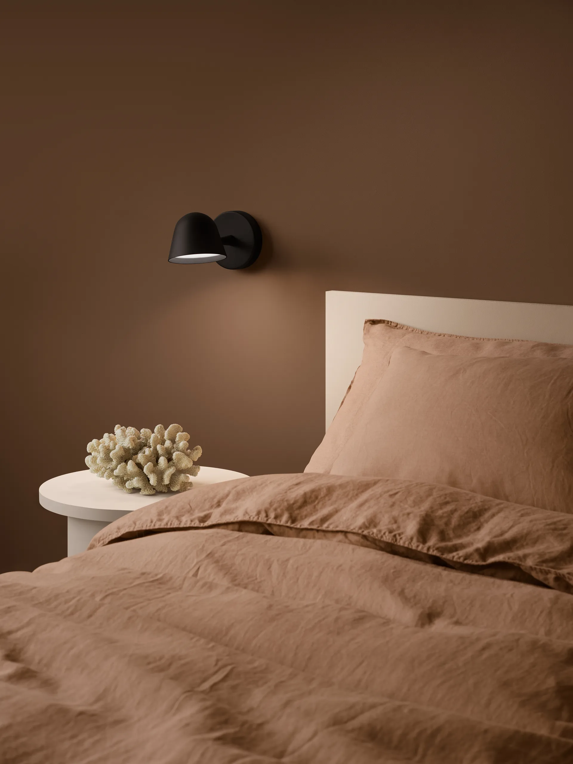 Lámpara de pared Charge Ø11,8 cm, negro Ateljé Lyktan