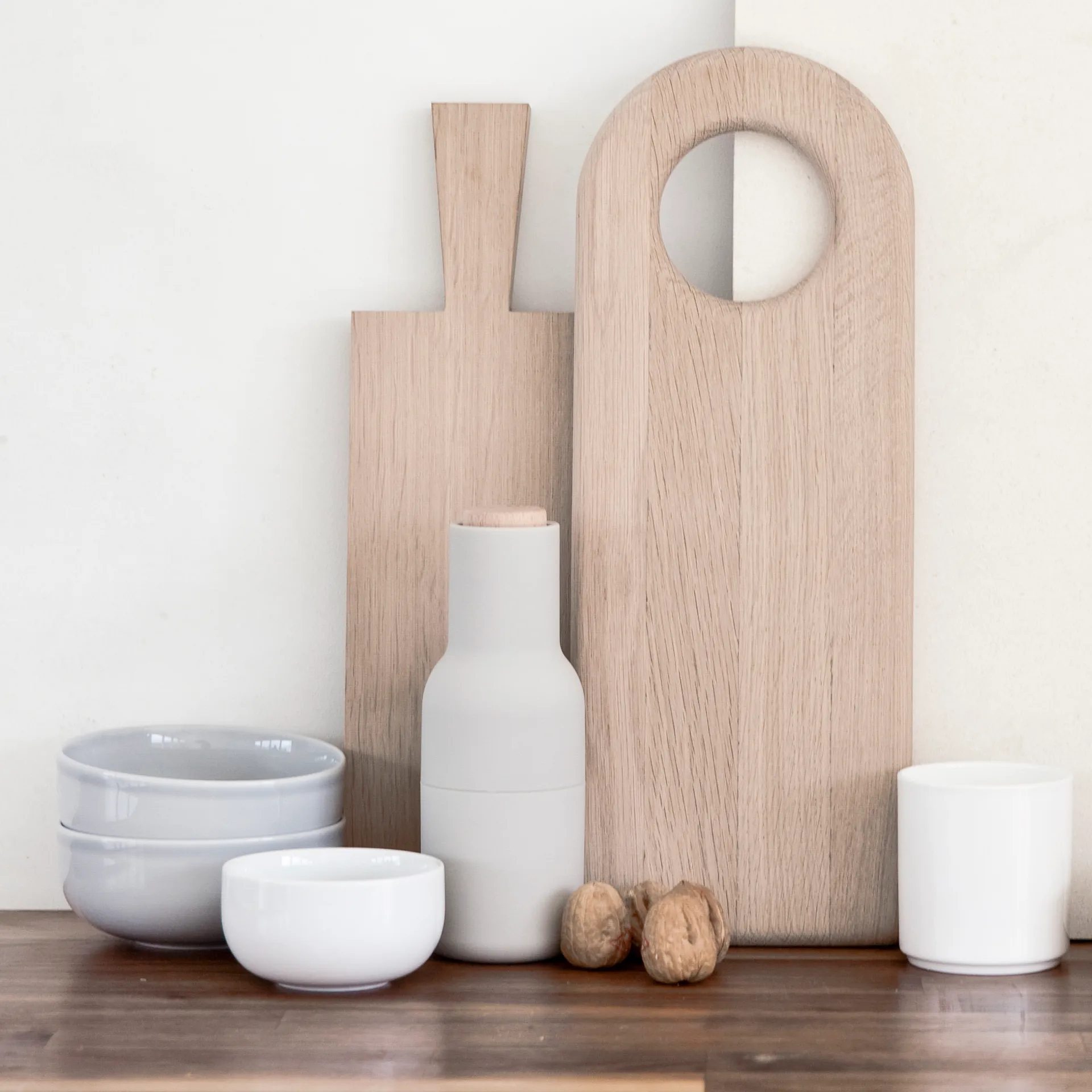 2 molinillos de especias Bottle, Ash-carbon (tapa de haya) Audo Copenhagen