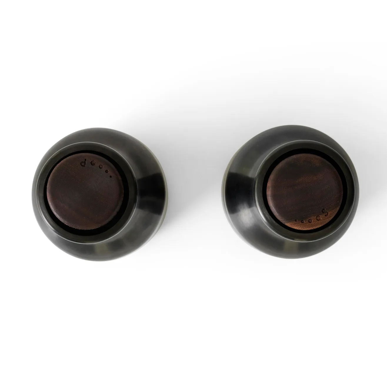 2 Molinillos de especias Bottle Grinder metal, Bronzed brass (tapa de nogal) Audo Copenhagen