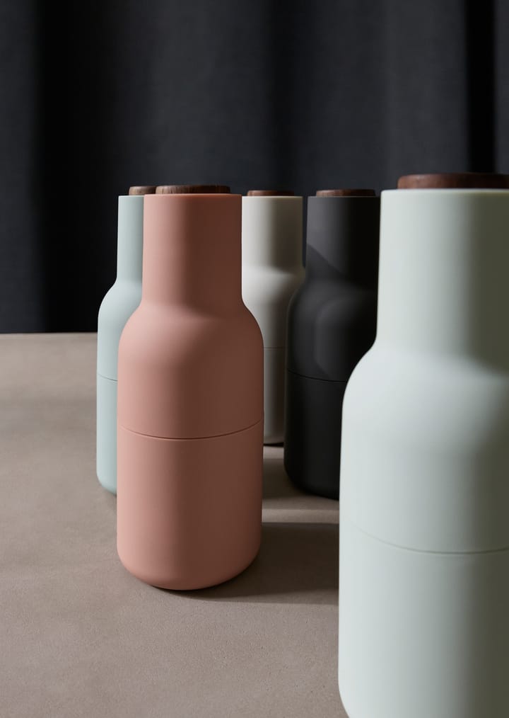 2 molinillos de especias Bottle, Nudes (tapa de nogal) Audo Copenhagen