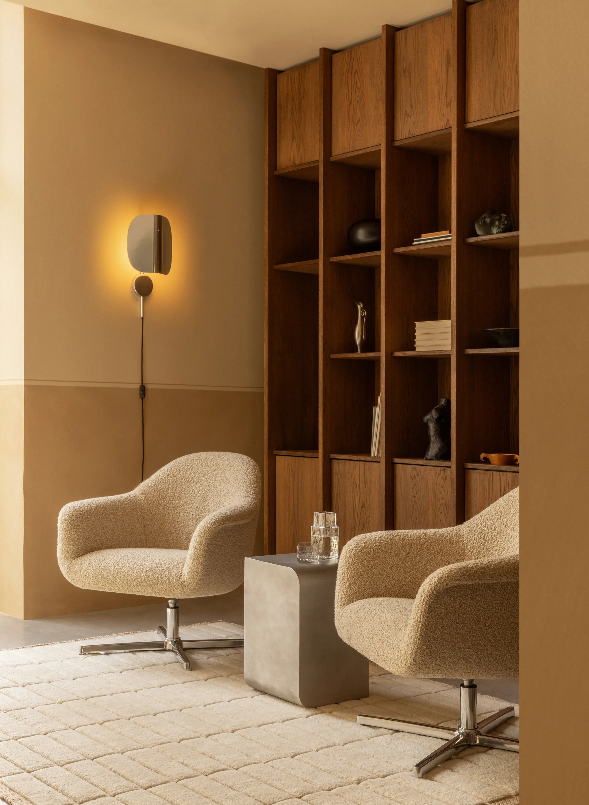 Aplique de pared Wing , Polished aluminium, 47 cm Audo Copenhagen