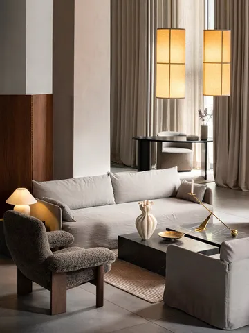 Butaca Brasilia - Dark oak-Sahara sheepskin curly - Audo Copenhagen