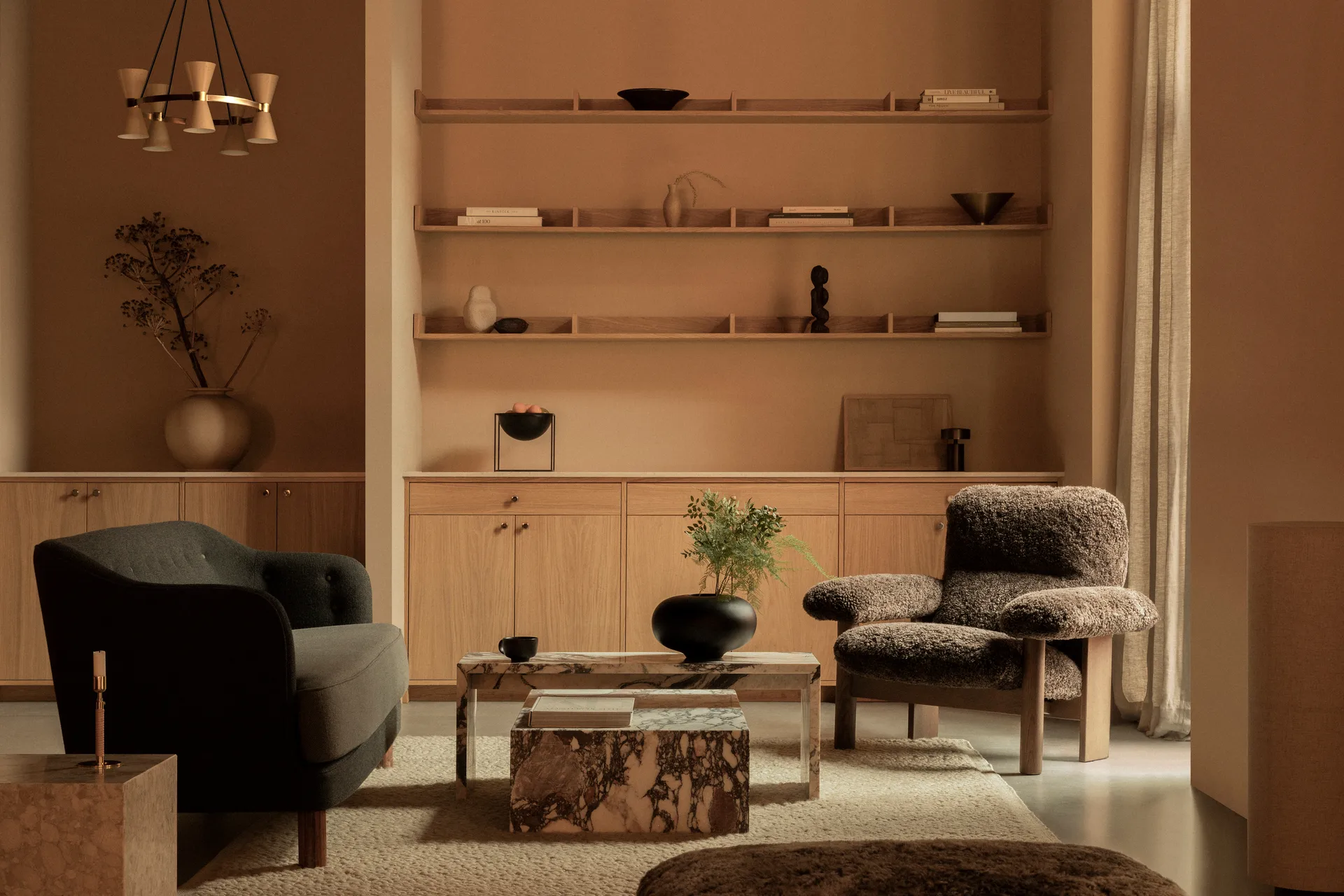 Butaca Brasilia, Walnut-Sahara sheepskin curly Audo Copenhagen