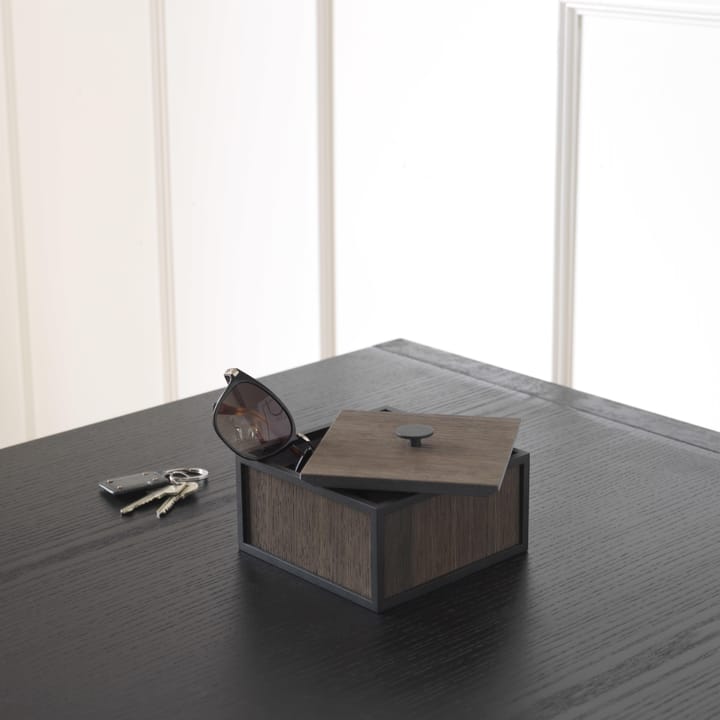 Caja con tapa Frame 14, roble ahumado Audo Copenhagen