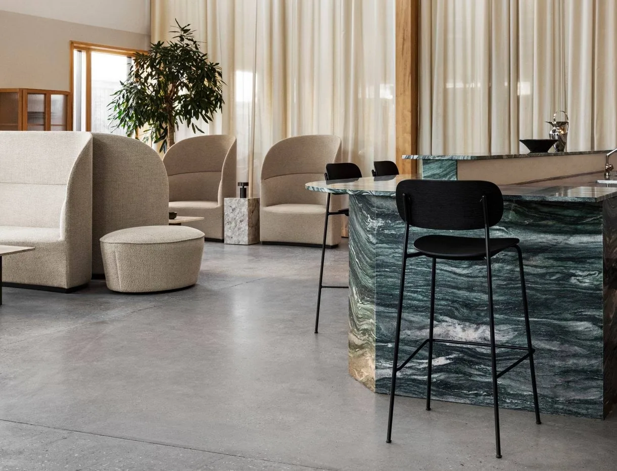 Co Bar Chair taburete de bar, Roble-acero cromado, 65 cm Audo Copenhagen