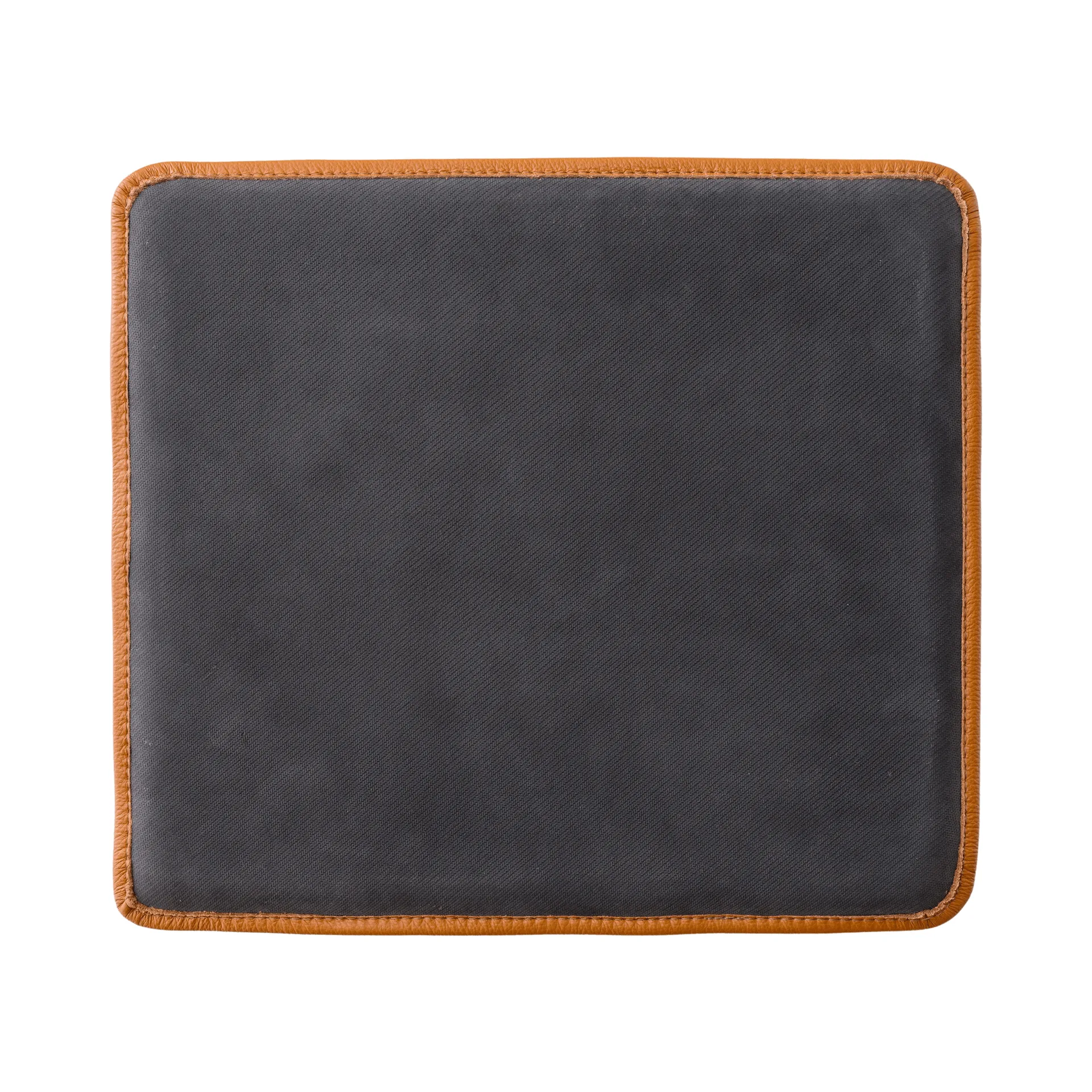 Cojín de asiento Mauro para silla, Cuero Madras Cognac Audo Copenhagen