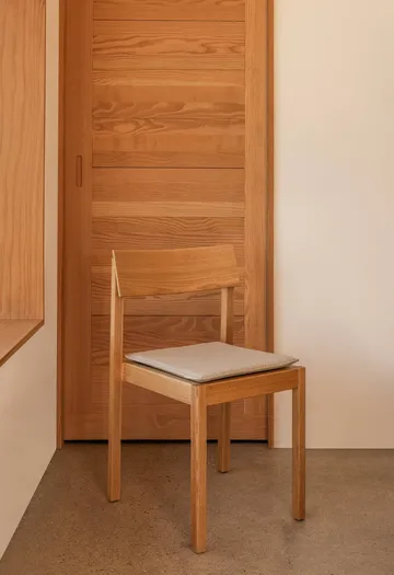 Cojín de asiento Mauro para silla - Tela Ouche 03 - Audo Copenhagen