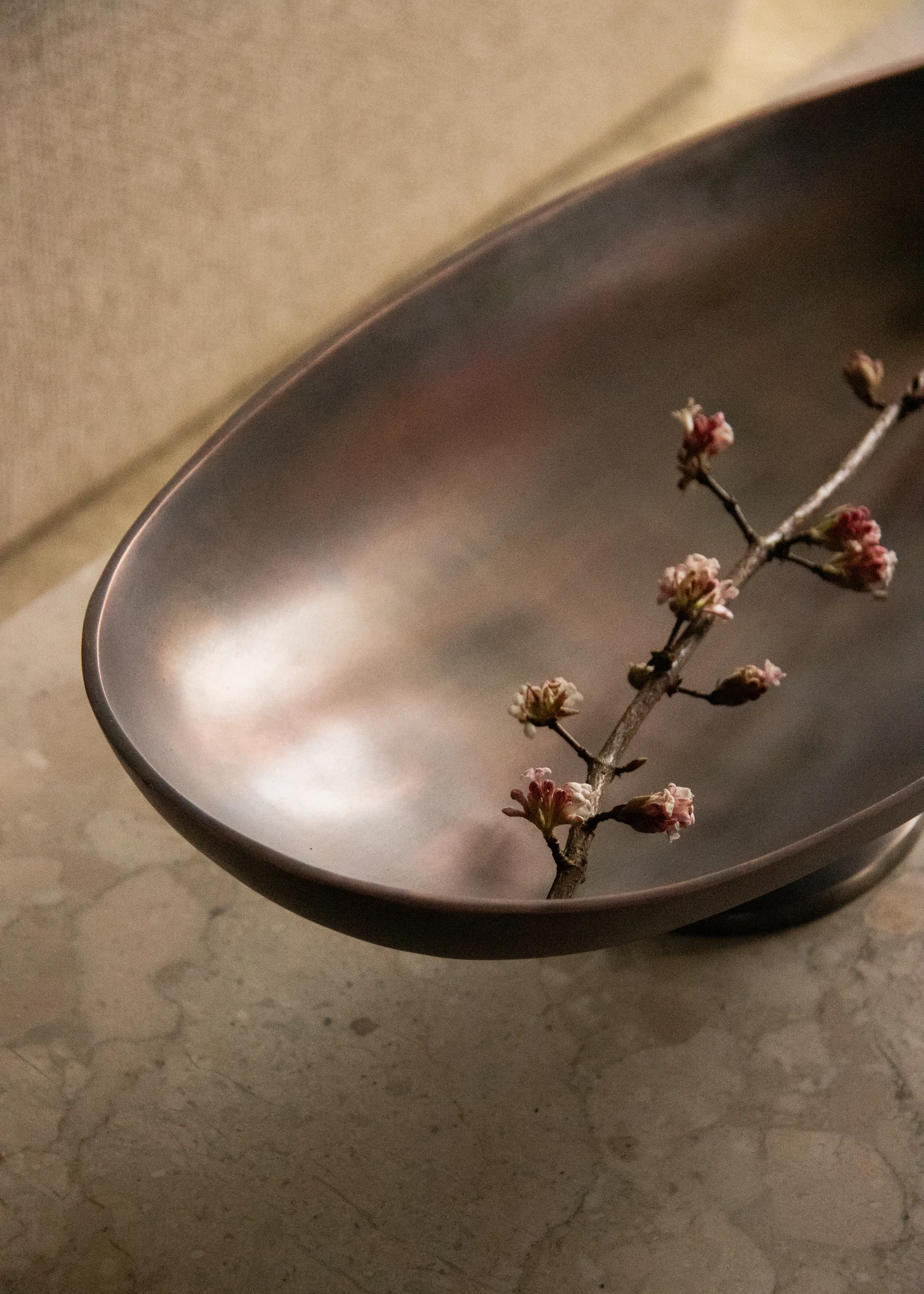 Fuente de servir con pie Pavot, Marrón Audo Copenhagen