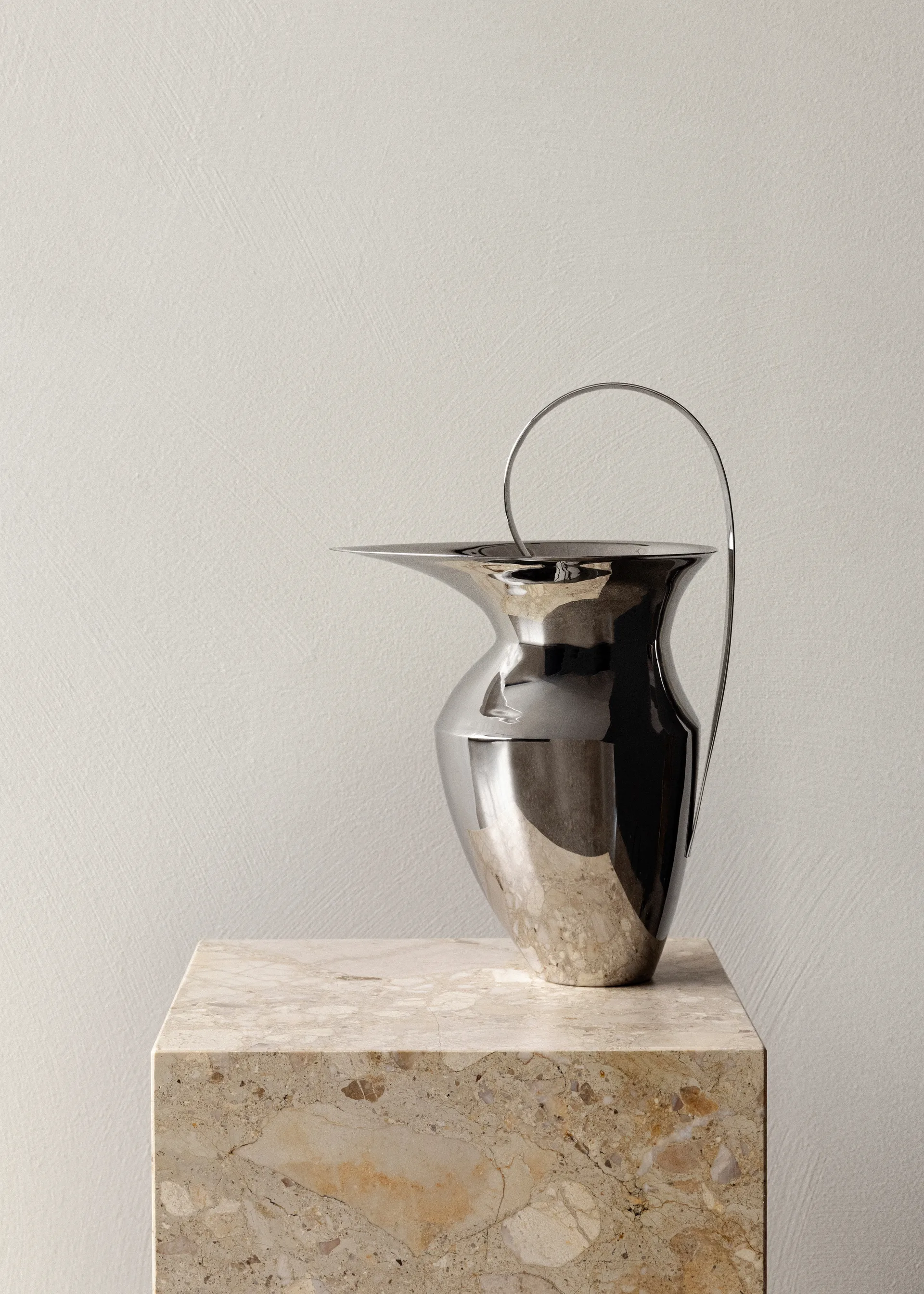 Jarra Etruscan 33 cm, acero inoxidable Audo Copenhagen