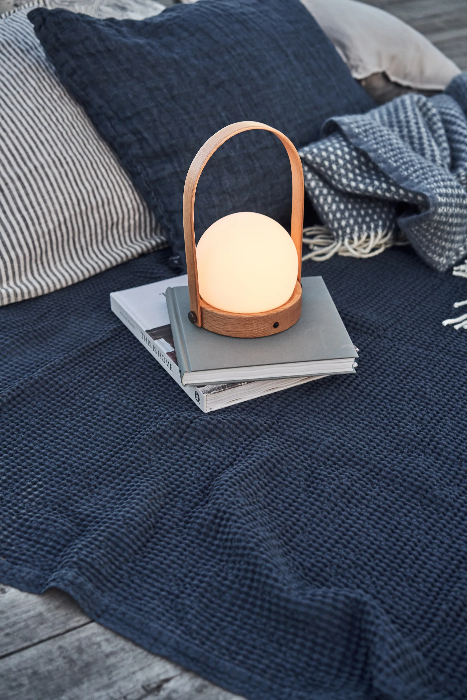 Lámpara Carrie Limited Edition, Natural oak Audo Copenhagen