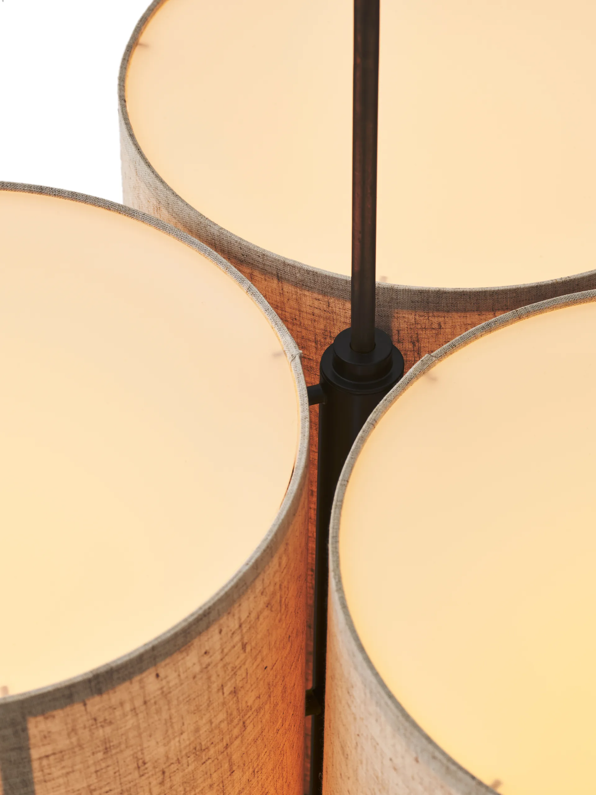 Lámpara colgante Hashira Cluster raw, 75 cm Audo Copenhagen