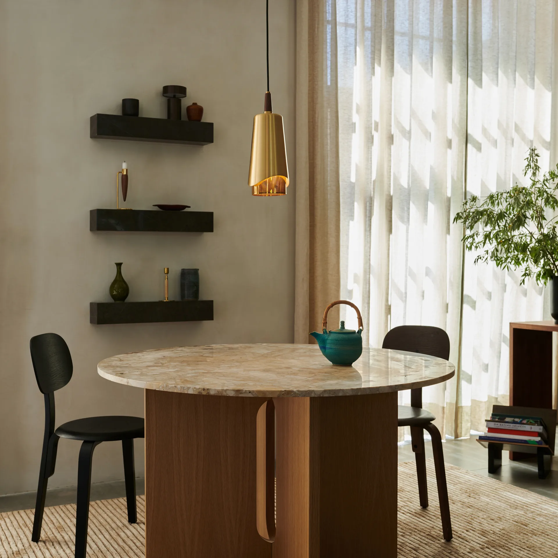 Lámpara colgante Umanoff, latón pulido-nogal Audo Copenhagen