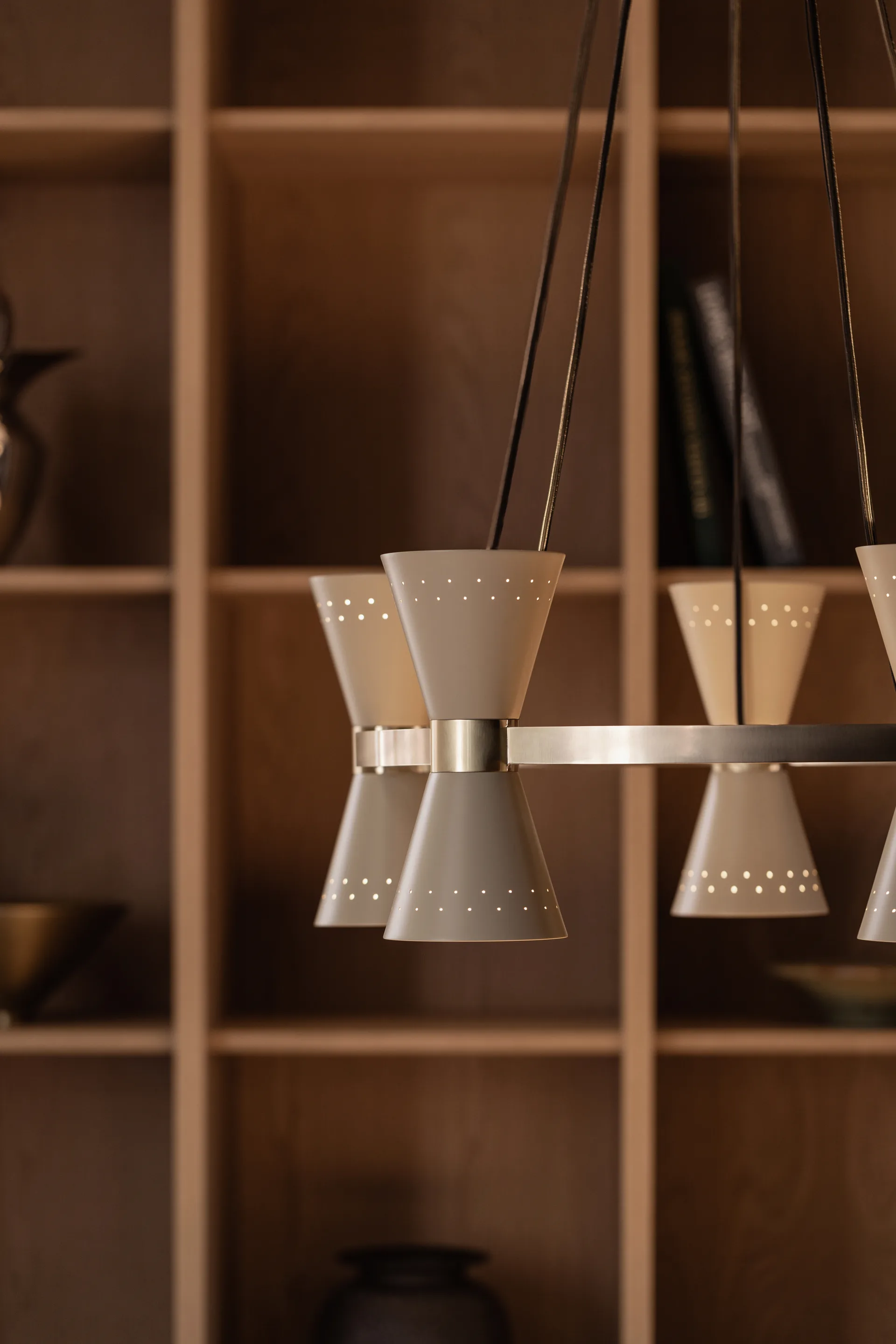 Lámpara de araña Collector 5, Crema Audo Copenhagen