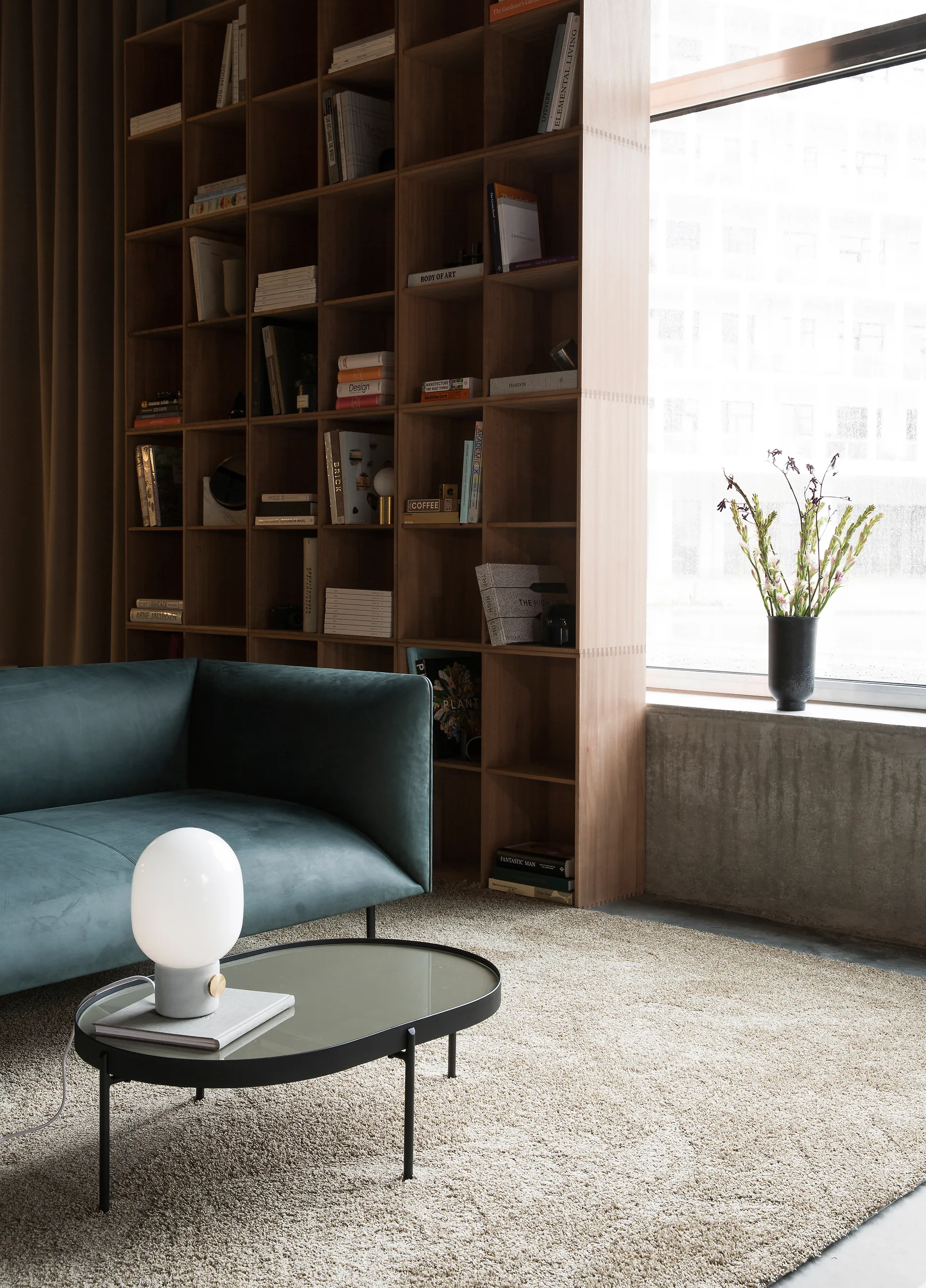 Lámpara de mesa JWDA, Hormigón-latón, Small Audo Copenhagen