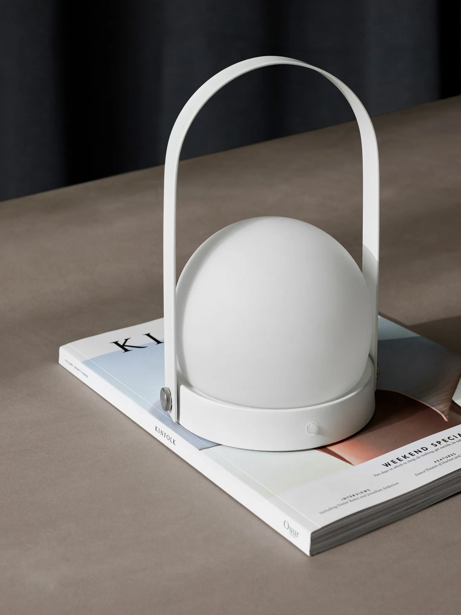 Lámpara de mesa portátil Carrie, Blanco Audo Copenhagen