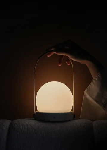 Lámpara de mesa portátil Carrie - Ivory - Audo Copenhagen