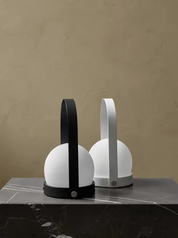 Lámpara de mesa portátil Carrie - Negro - Audo Copenhagen