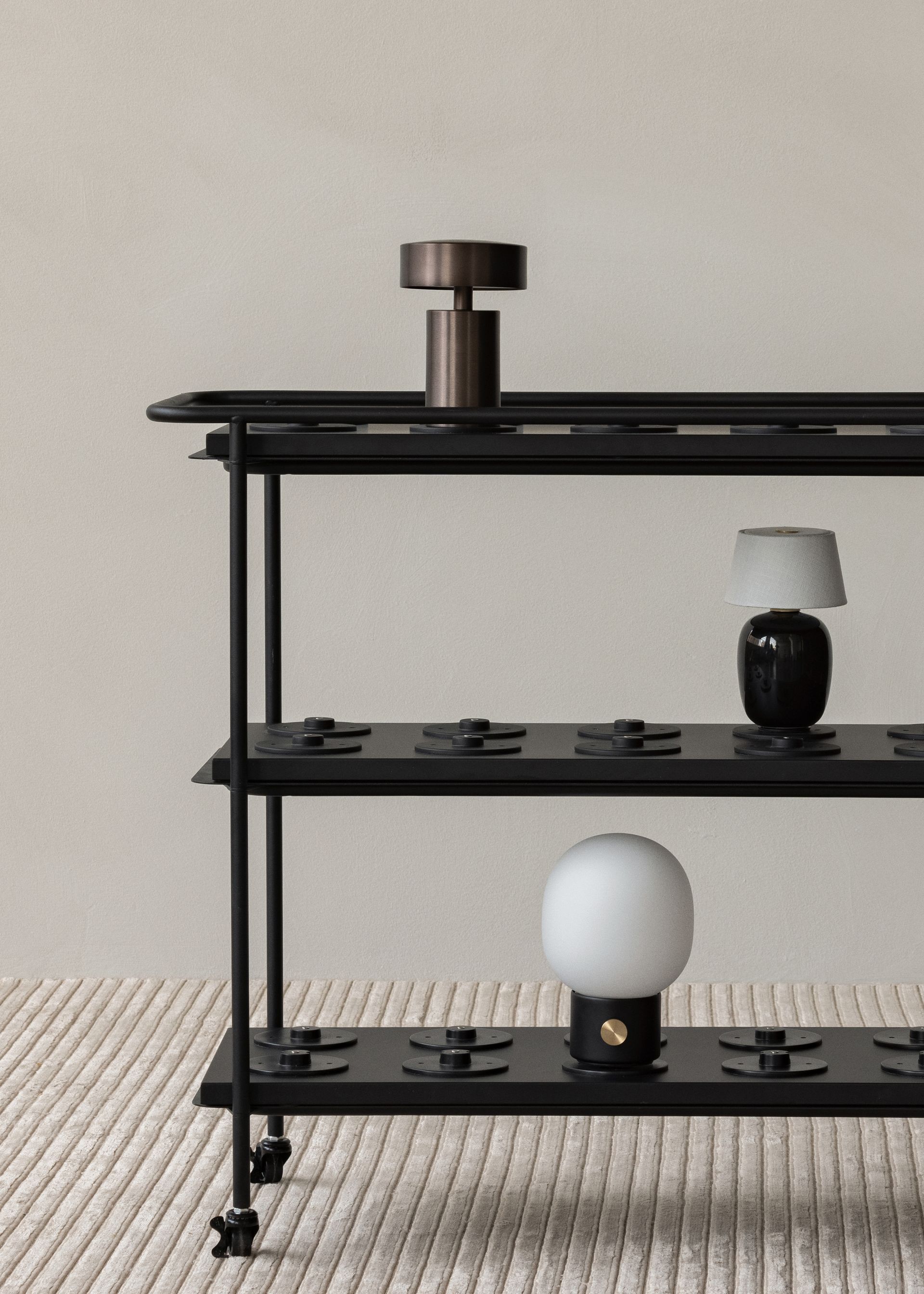 Lámpara de mesa portátil Column IP44, Bronce Audo Copenhagen