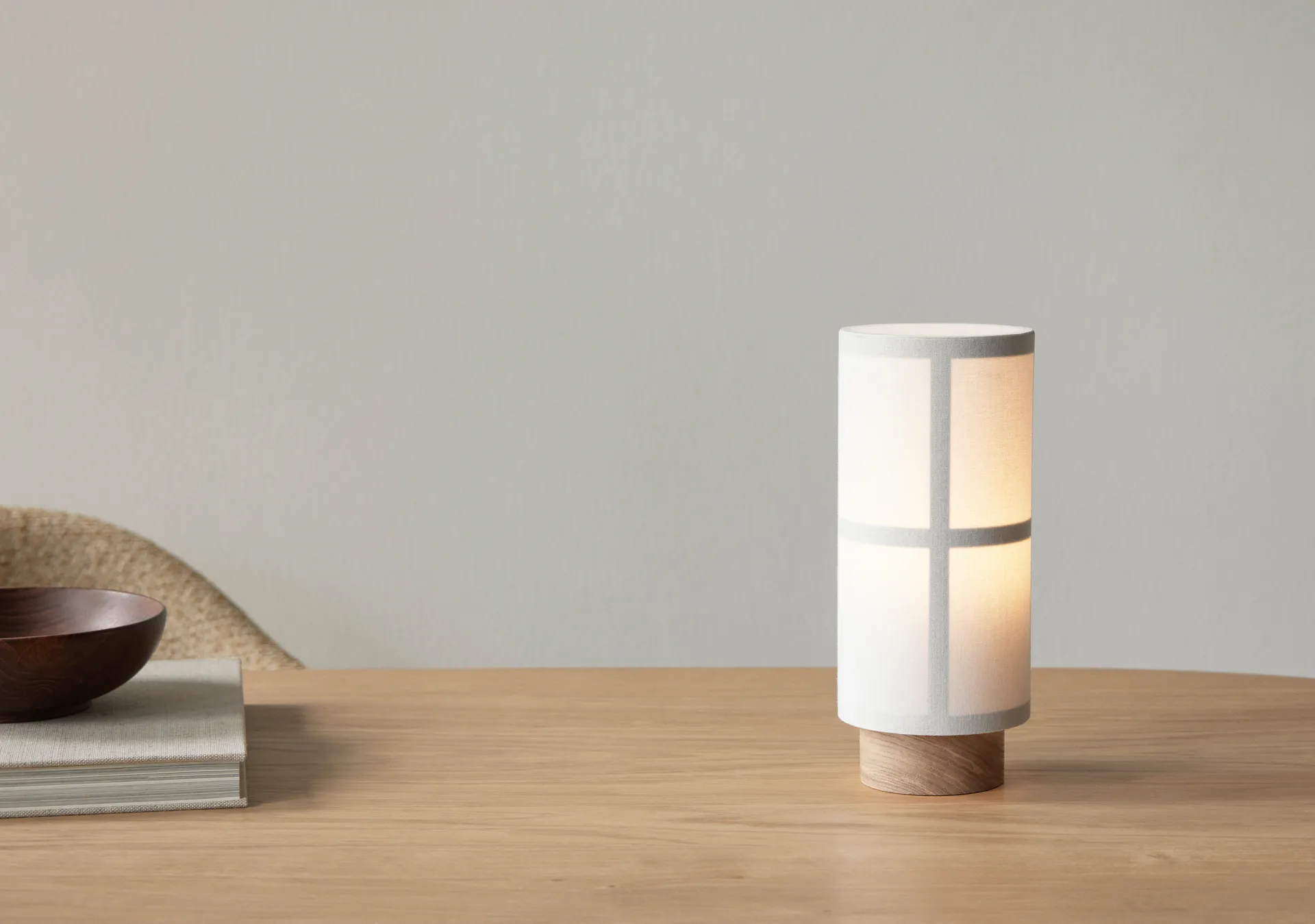 Lámpara de mesa portátil Hashira, White Audo Copenhagen