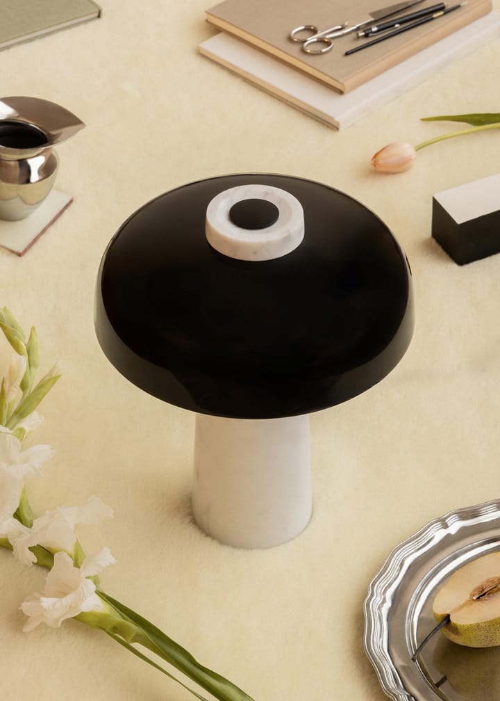 Lámpara de mesa Reverse 30 cm, Carrara-black Audo Copenhagen