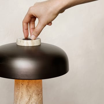 Lámpara de mesa Reverse 30 cm - Travertino-latón bronceado - Audo Copenhagen