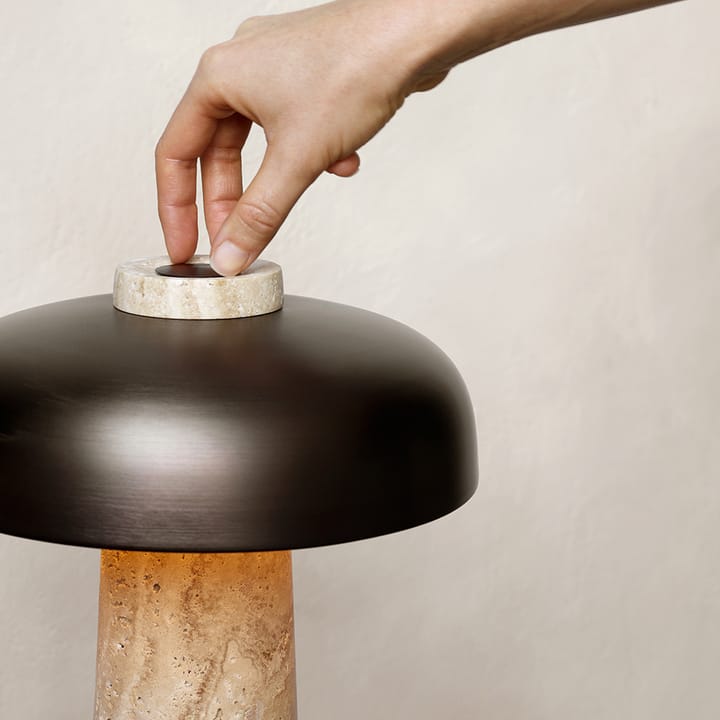 Lámpara de mesa Reverse 30 cm, Travertino-latón bronceado Audo Copenhagen