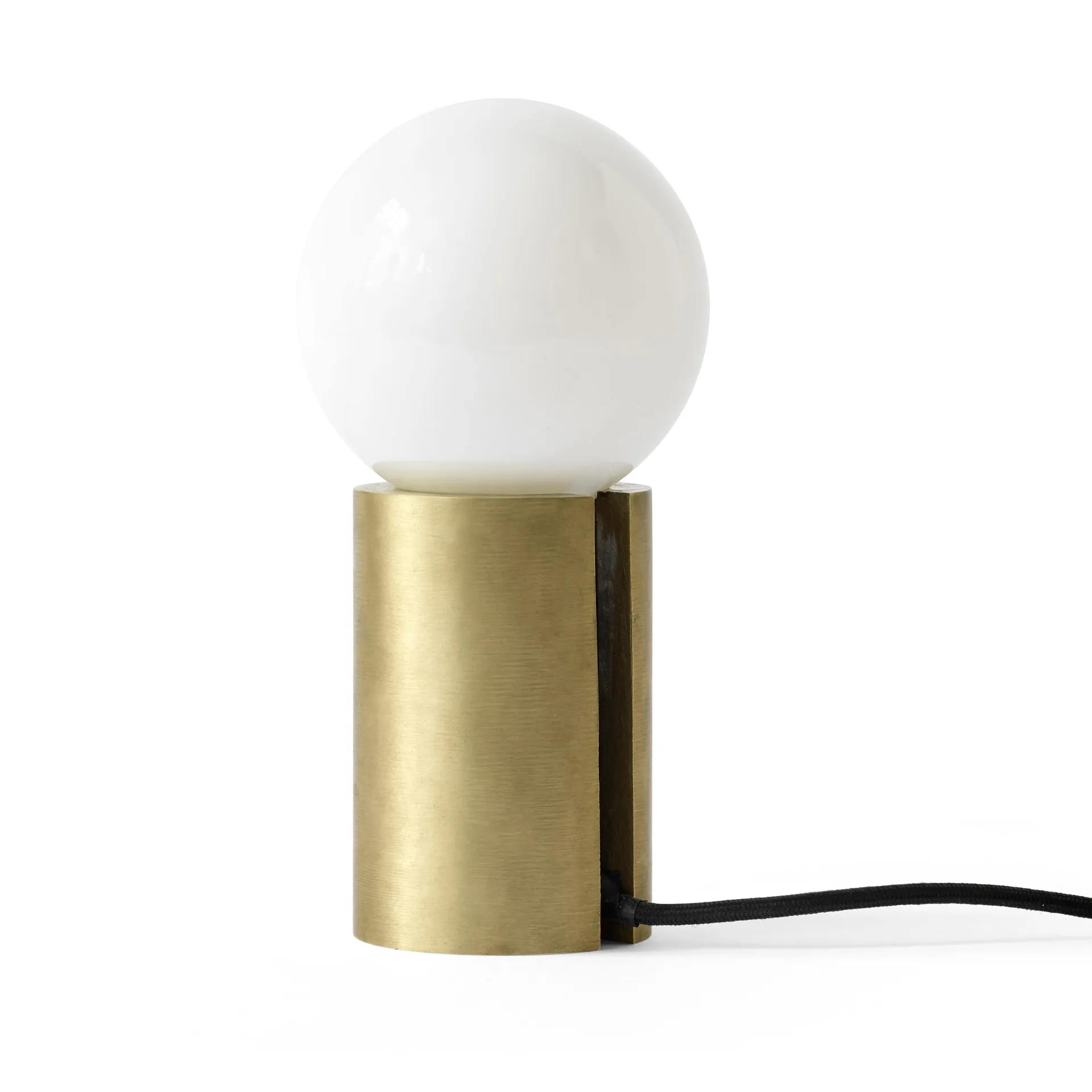 Lámpara de mesa Socket, latón cepillado Audo Copenhagen