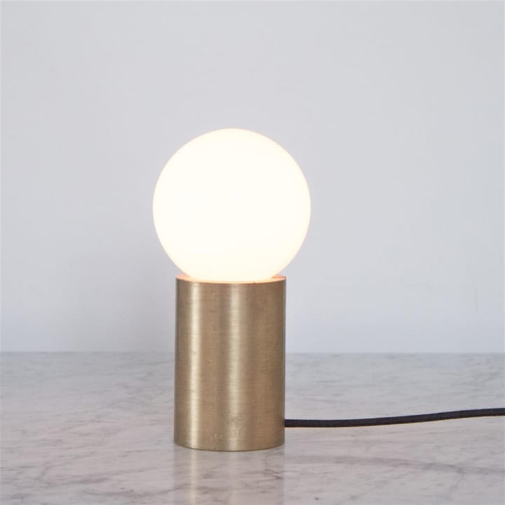 Lámpara de mesa Socket, latón cepillado Audo Copenhagen