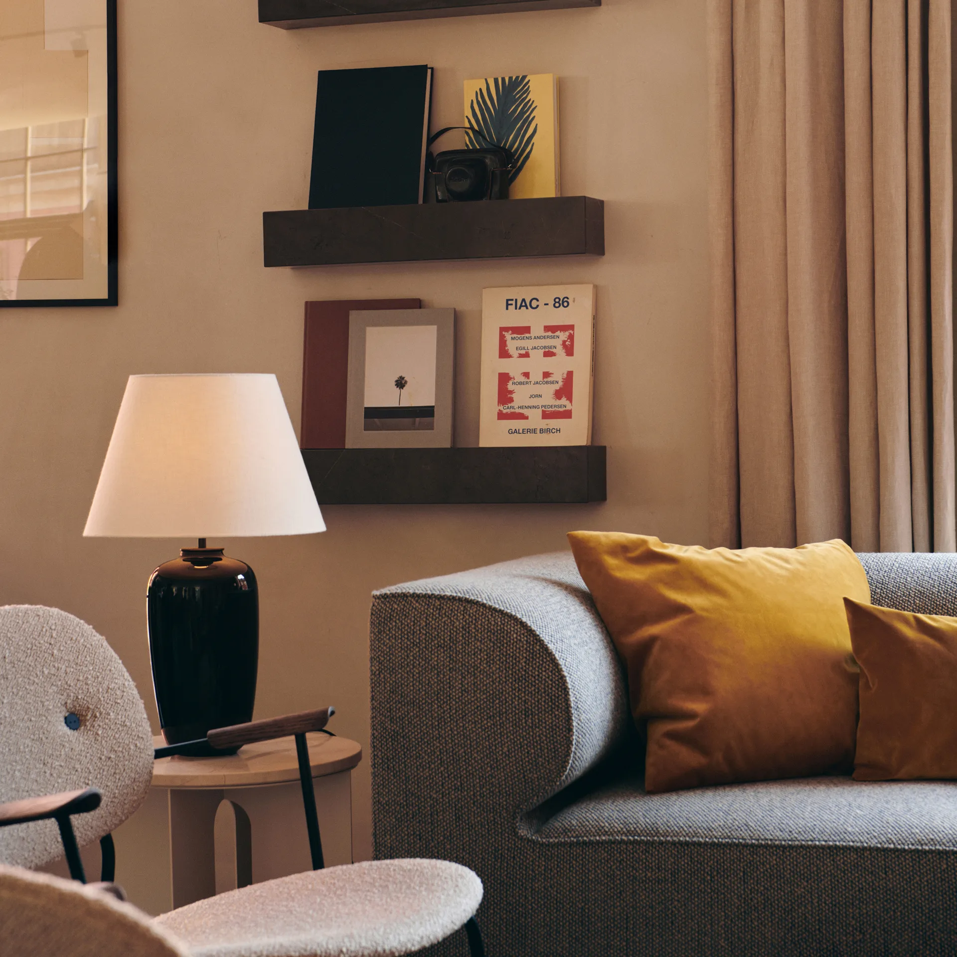 Lámpara de mesa Torso 57 cm, negro Audo Copenhagen