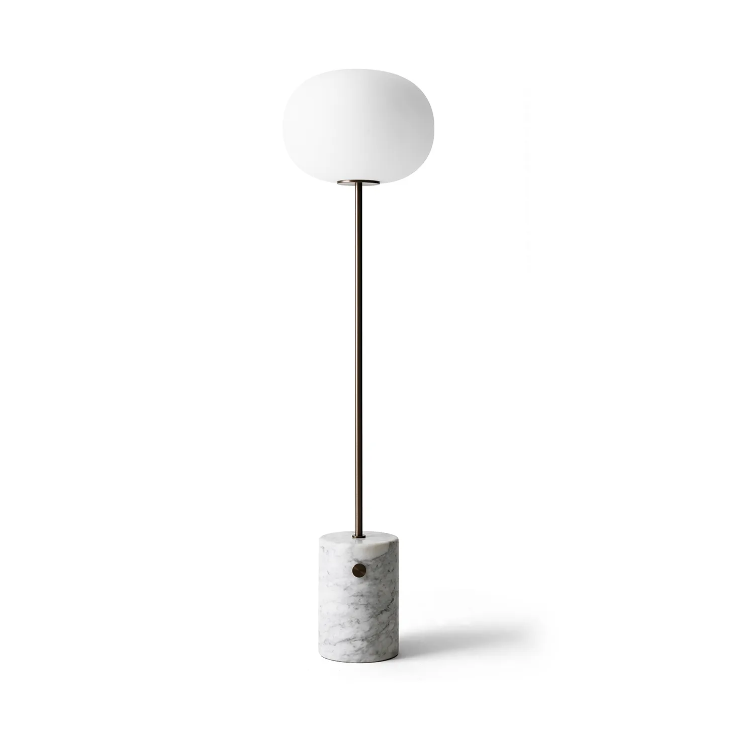 Lámpara de pie JWDA, Mármol Carrara-latón bronceado, 130 cm Audo Copenhagen