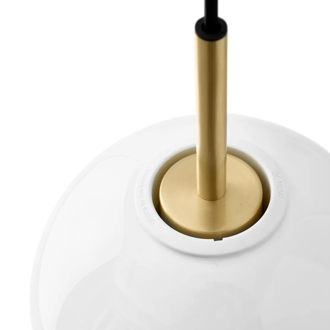Lámpara de techo TR latón, vidrio opal brillante Audo Copenhagen