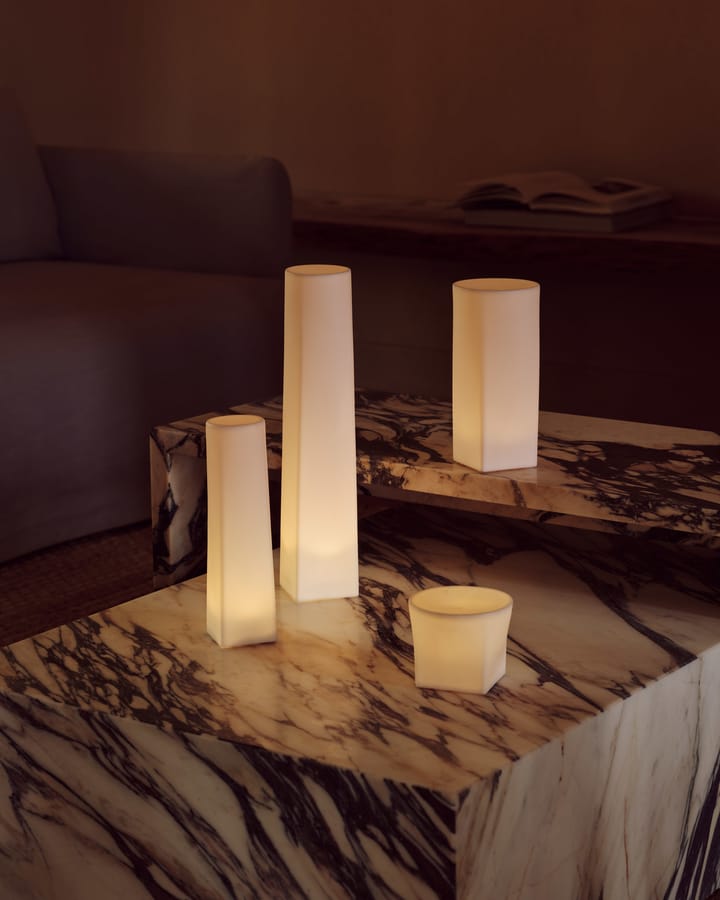 Mesa auxiliar Plinth Bridge, Calacatta Viola Audo Copenhagen