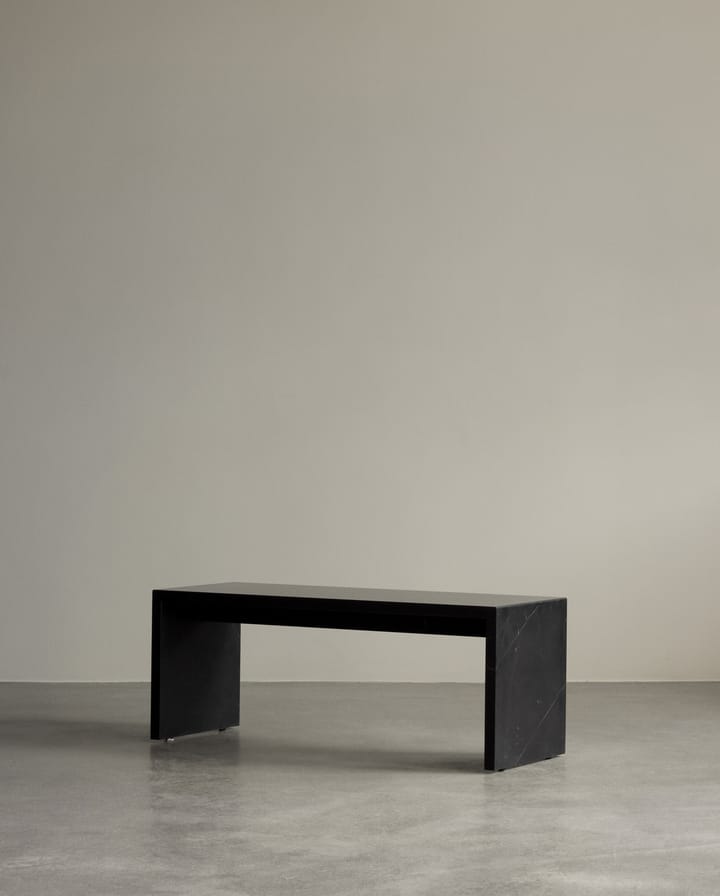 Mesa auxiliar Plinth Bridge, Nero Marquina Audo Copenhagen