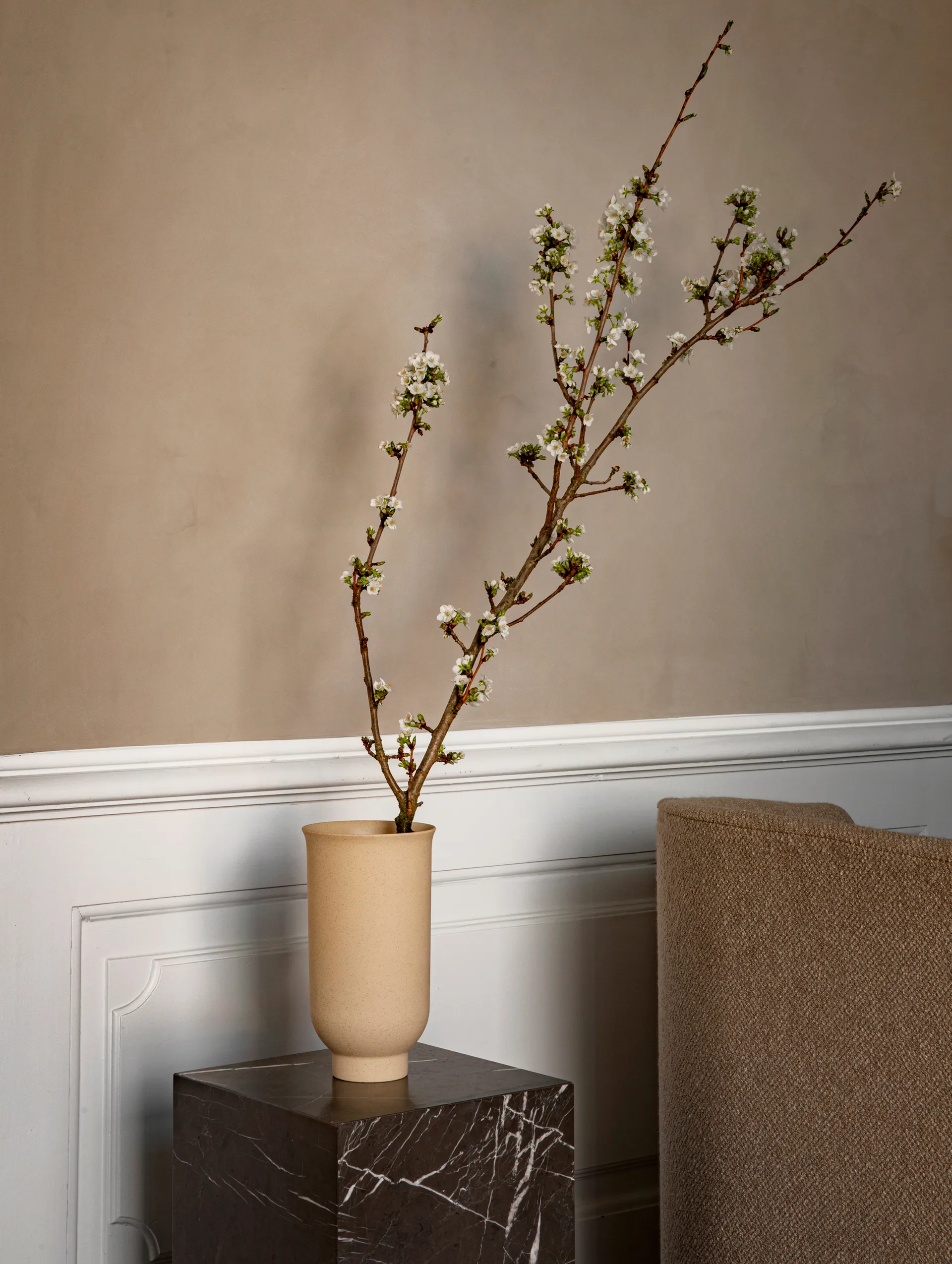 Mesa auxiliar Plinth tall 30x30x51 cm, Brown, pino Audo Copenhagen