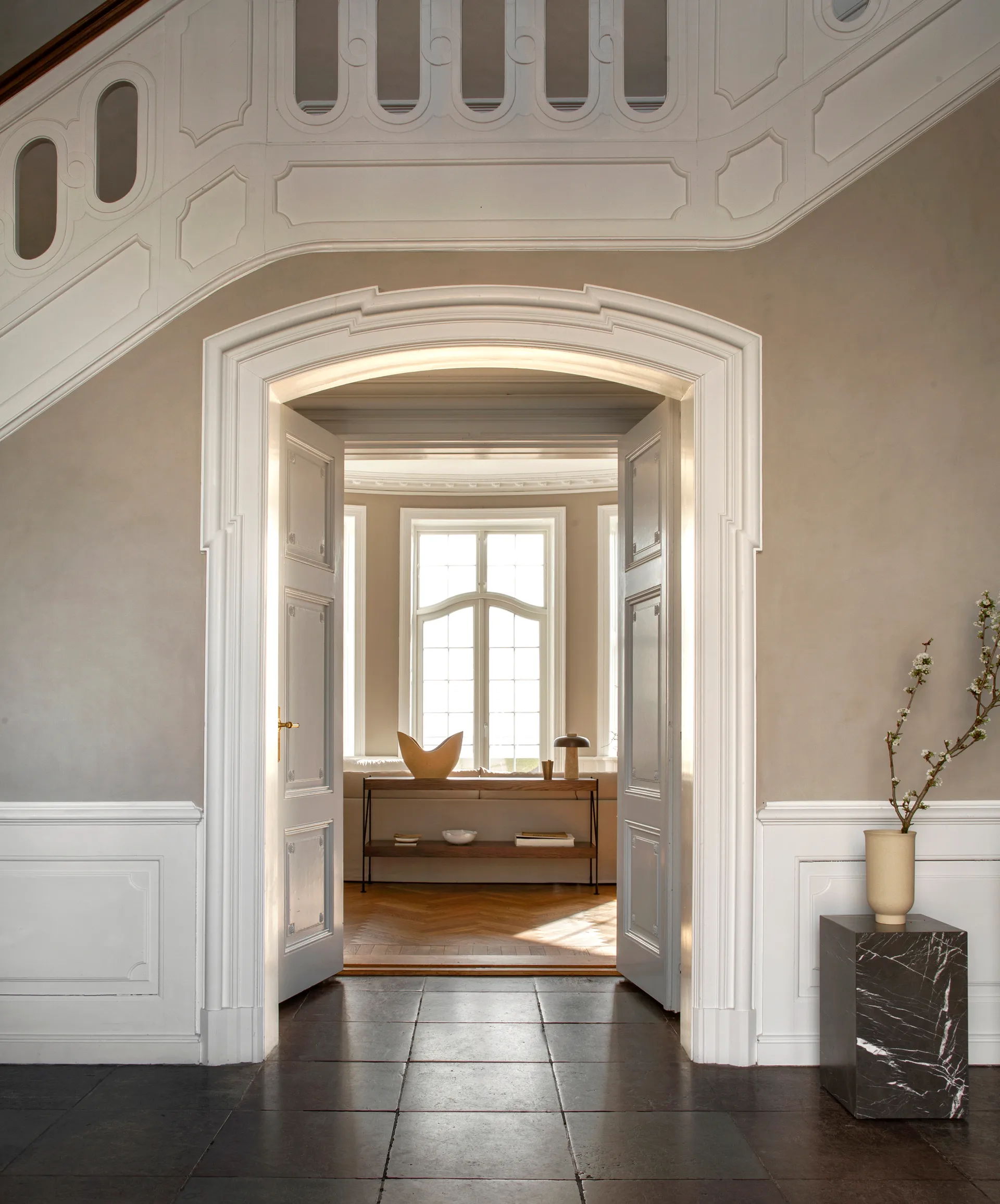 Mesa auxiliar Plinth tall 30x30x51 cm, Brown, pino Audo Copenhagen