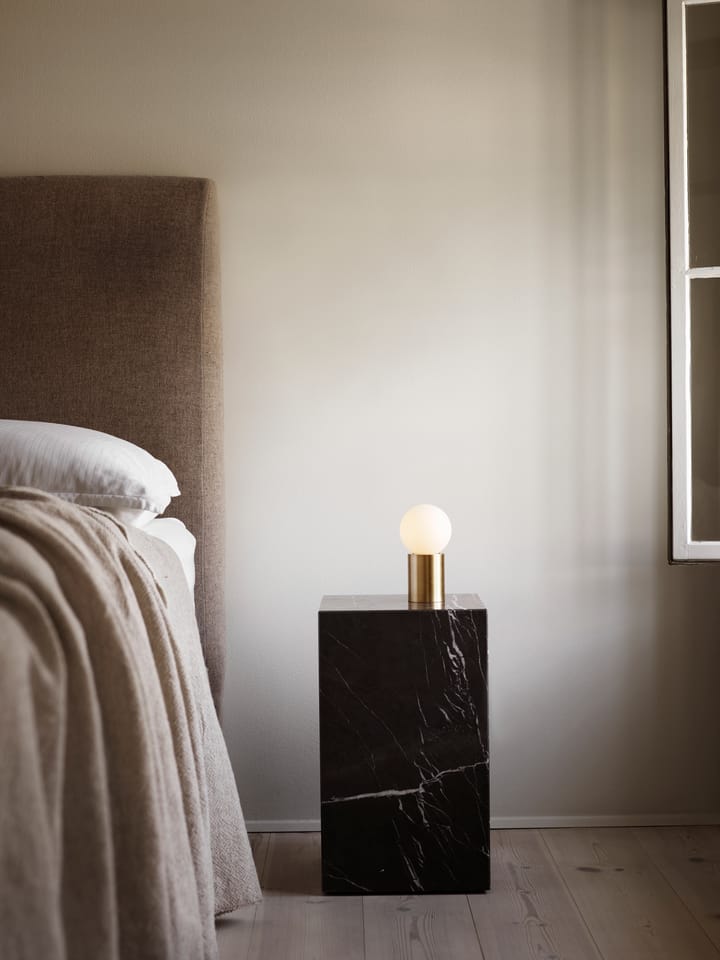 Mesa auxiliar Plinth tall 30x30x51 cm, Brown, pino Audo Copenhagen